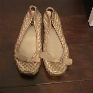 Metallic gold woven ballet flats with stylish bow